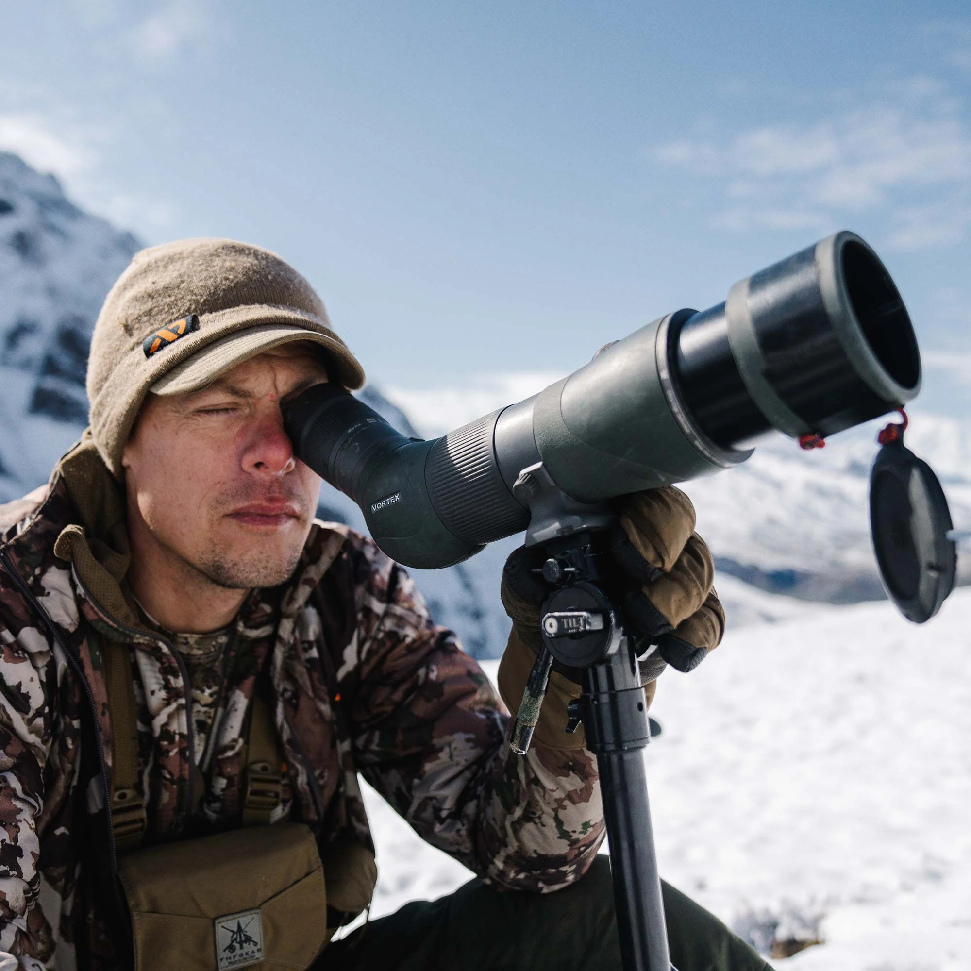 Vortex Razor HD 27-60x85mm Angled Spotting Scope - Image 4